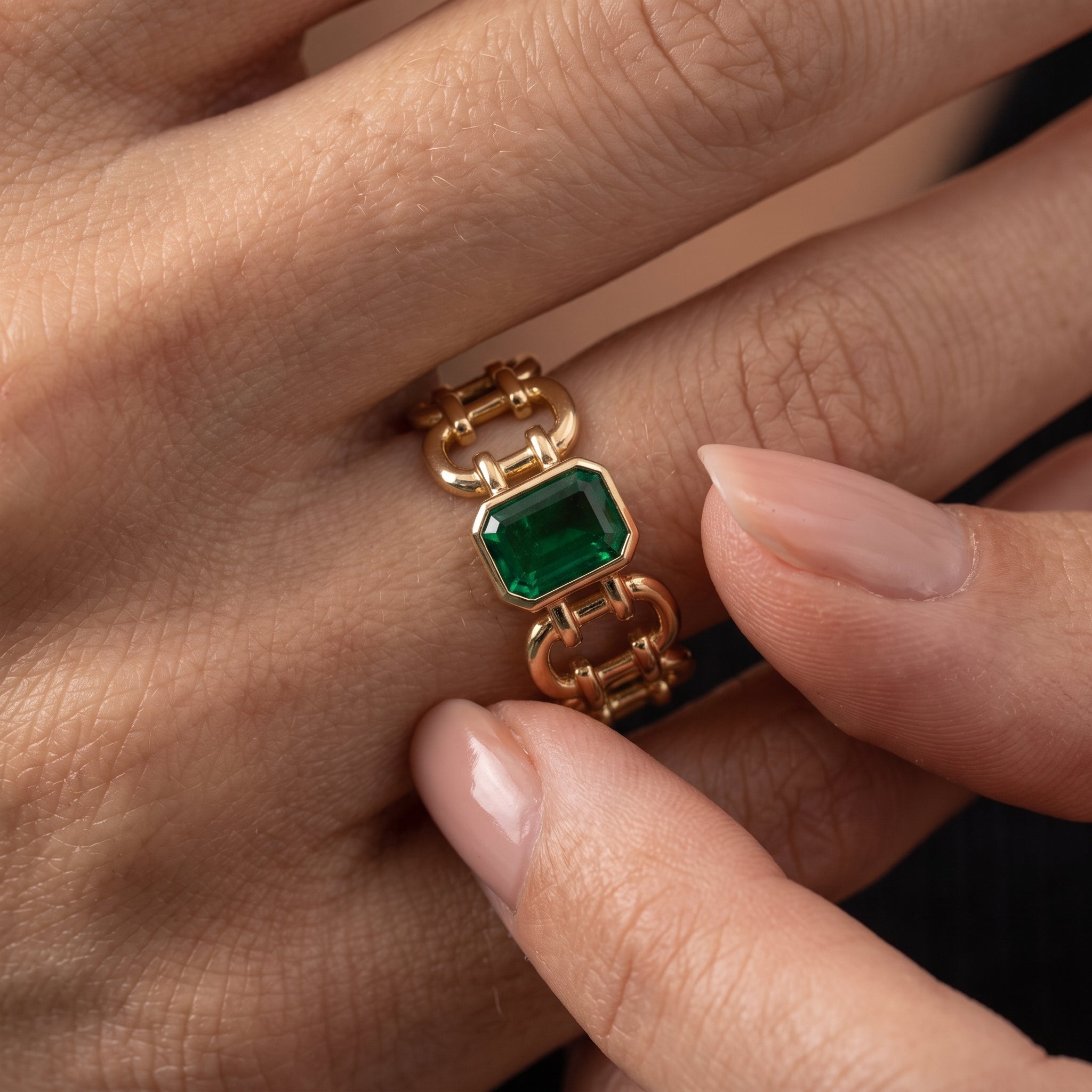 Emerald-Cut Green Gem Chain Ring
